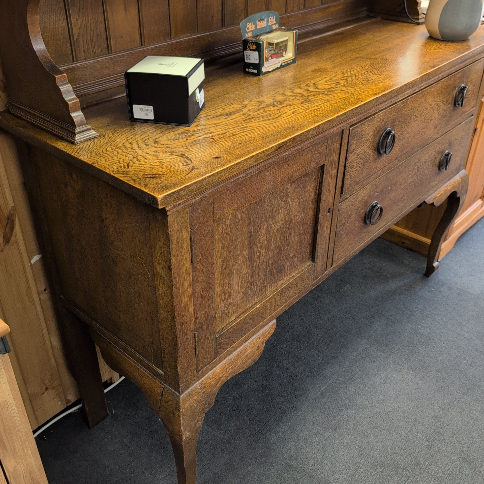 Dresser